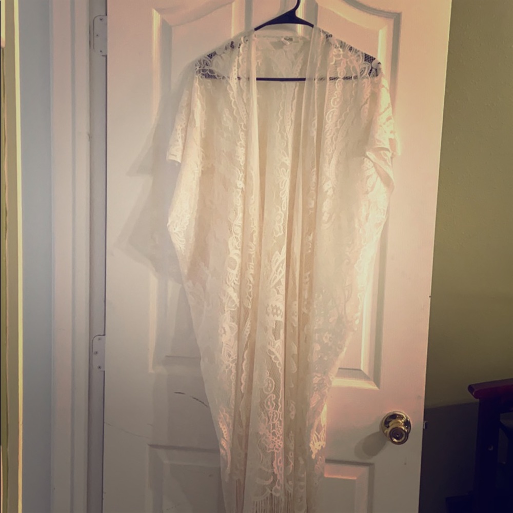 Mudd Cream lace beachy cover up